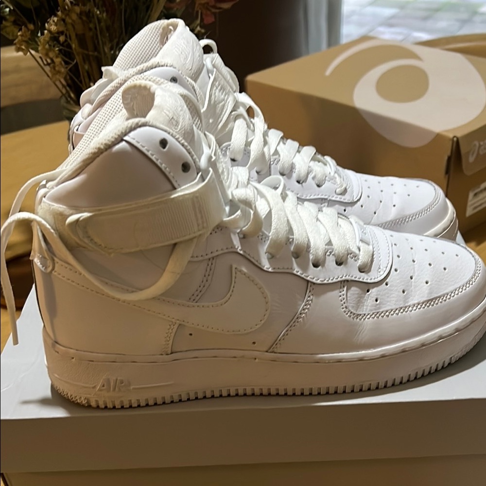 Nike Air Force 1 High Top Sneakers - White - Picture 2 of 6